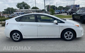 2014 Toyota Prius Two - miniatura 5