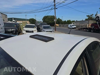 2014 Toyota Prius Two – miniatura 12