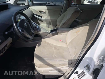 2014 Toyota Prius Two – miniatura 6