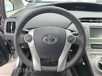 2014 Toyota Prius Two – miniatura 10