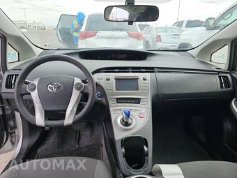 2014 Toyota Prius Two – miniatura 11