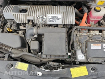 2014 Toyota Prius Two – miniatura 15