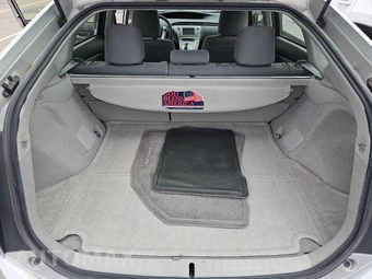 2014 Toyota Prius Two – miniatura 16