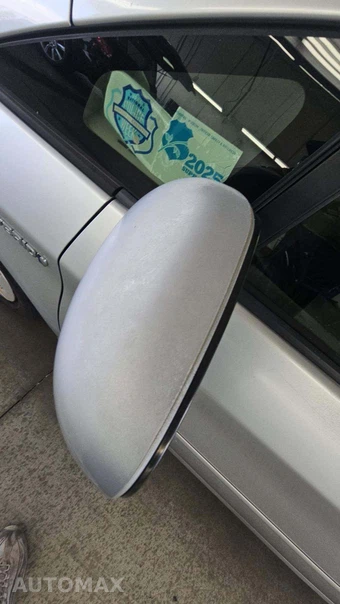 2014 Toyota Prius Two – miniatura 32