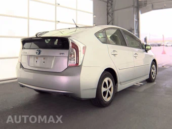 2014 Toyota Prius Two – miniatura 4