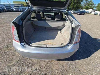 2014 Toyota Prius Two – miniatura 15