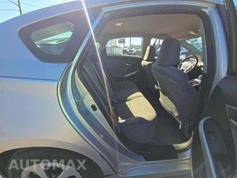 2014 Toyota Prius Two – miniatura 17
