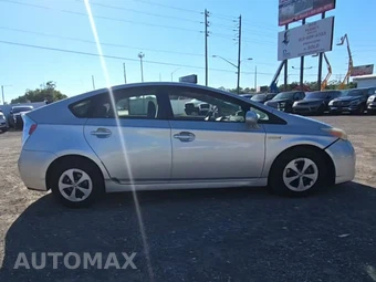 2014 Toyota Prius Two – miniatura 5