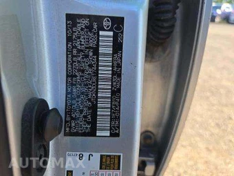 2014 Toyota Prius Two – miniatura 6