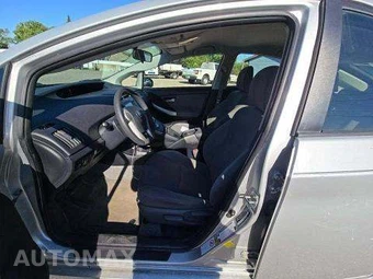 2014 Toyota Prius Two – miniatura 7