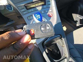 2014 Toyota Prius Two – miniatura 9