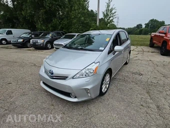 2014 Toyota Prius v Five