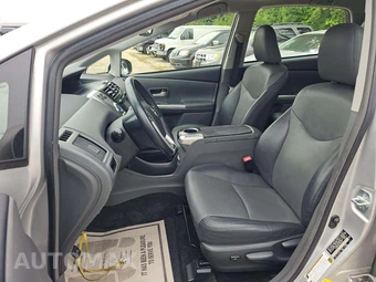 2014 Toyota Prius v Five – miniatura 3