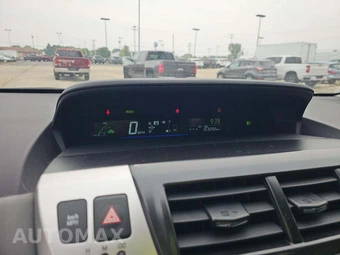 2014 Toyota Prius v Five – miniatura 6