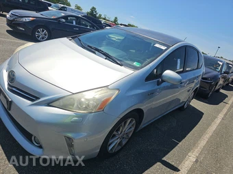 2014 Toyota Prius v Five