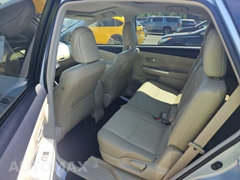 2014 Toyota Prius v Five – miniatura 13