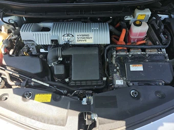2014 Toyota Prius v Five – miniatura 15