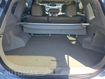 2014 Toyota Prius v Five – miniatura 16