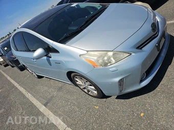 2014 Toyota Prius v Five – miniatura 3