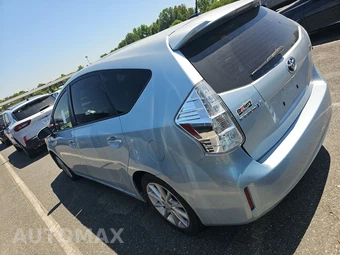 2014 Toyota Prius v Five – miniatura 6