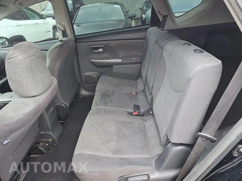 2014 Toyota Prius v Three – miniatura 13