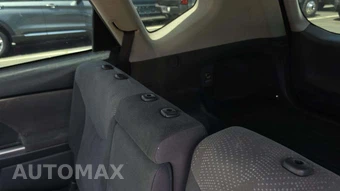 2014 Toyota Prius v Three – miniatura 22