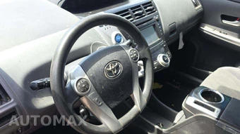 2014 Toyota Prius v Three – miniatura 26