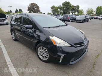 2014 Toyota Prius v Three – miniatura 3