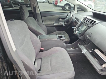 2014 Toyota Prius v Three – miniatura 8