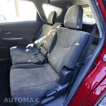 2014 Toyota Prius v Three - miniatura 13