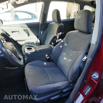 2014 Toyota Prius v Three - miniatura 15