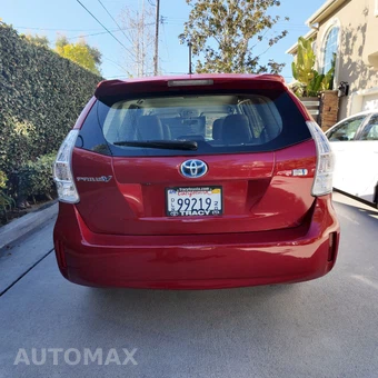 2014 Toyota Prius v Three - miniatura 5