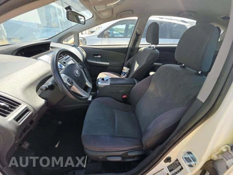2014 Toyota Prius v Three – miniatura 6