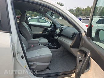 2014 Toyota RAV4 EV - miniatura 8