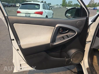 2014 Toyota RAV4 EV - miniatura 9