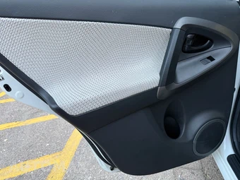 2014 Toyota RAV4 EV - miniatura 27