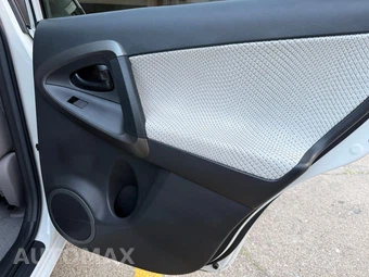 2014 Toyota RAV4 EV - miniatura 29