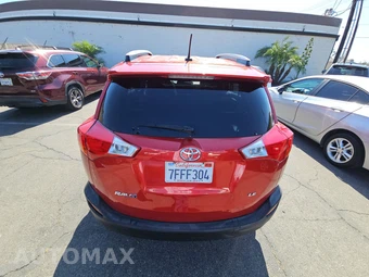 2014 Toyota RAV4 LE – miniatura 5