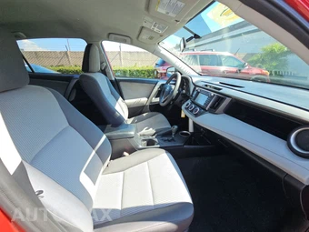 2014 Toyota RAV4 LE – miniatura 8