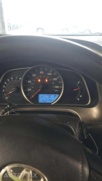 2014 Toyota RAV4 LE – miniatura 18