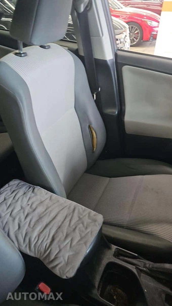 2014 Toyota RAV4 LE – miniatura 27