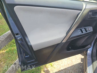 2014 Toyota RAV4 LE – miniatura 9