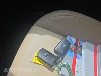 2014 Toyota RAV4 Limited – miniatura 22
