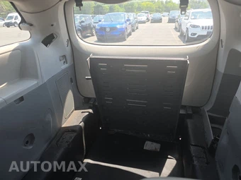 2014 Toyota Sienna L 7-Passenger 119.3" WB - miniatura 16