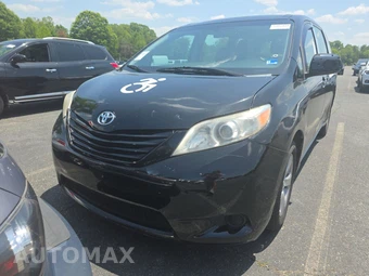 2014 Toyota Sienna L 7-Passenger 119.3" WB - miniatura 2