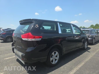 2014 Toyota Sienna L 7-Passenger 119.3" WB - miniatura 4