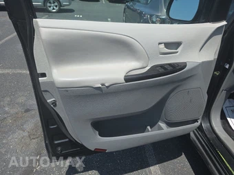 2014 Toyota Sienna L 7-Passenger 119.3" WB - miniatura 9