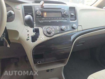 2014 Toyota Sienna L 7-Passenger 119.3" WB - miniatura 10