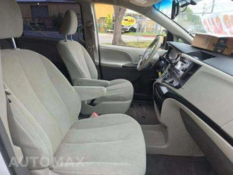 2014 Toyota Sienna L 7-Passenger 119.3" WB - miniatura 19