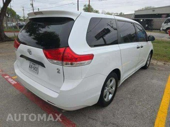 2014 Toyota Sienna L 7-Passenger 119.3" WB - miniatura 3